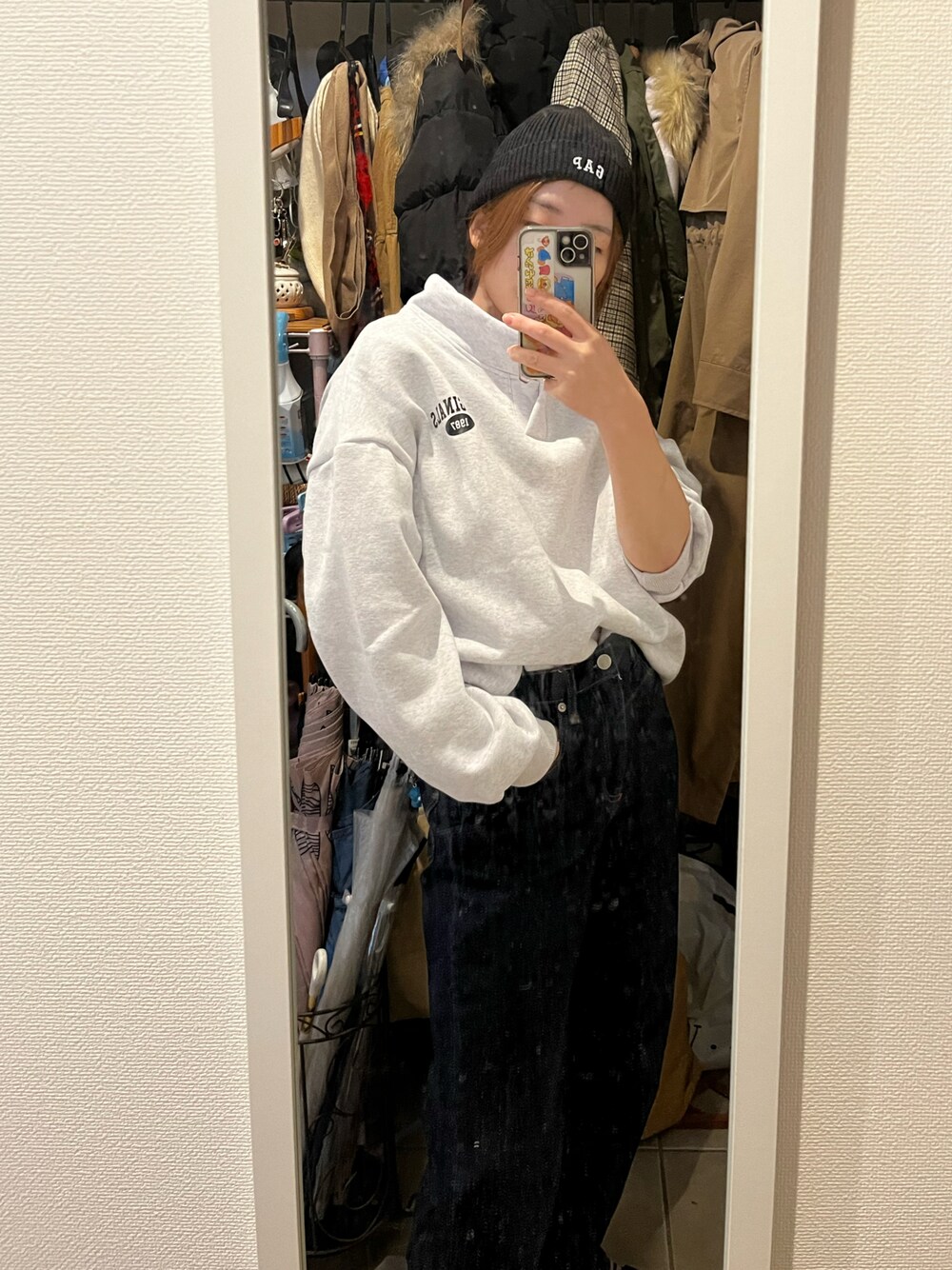 「無印良品のアイテム（デニムパンツ、ブルー系）」を使った、haru さん（レディース・155cm）の秋コーディネートの1枚目の写真