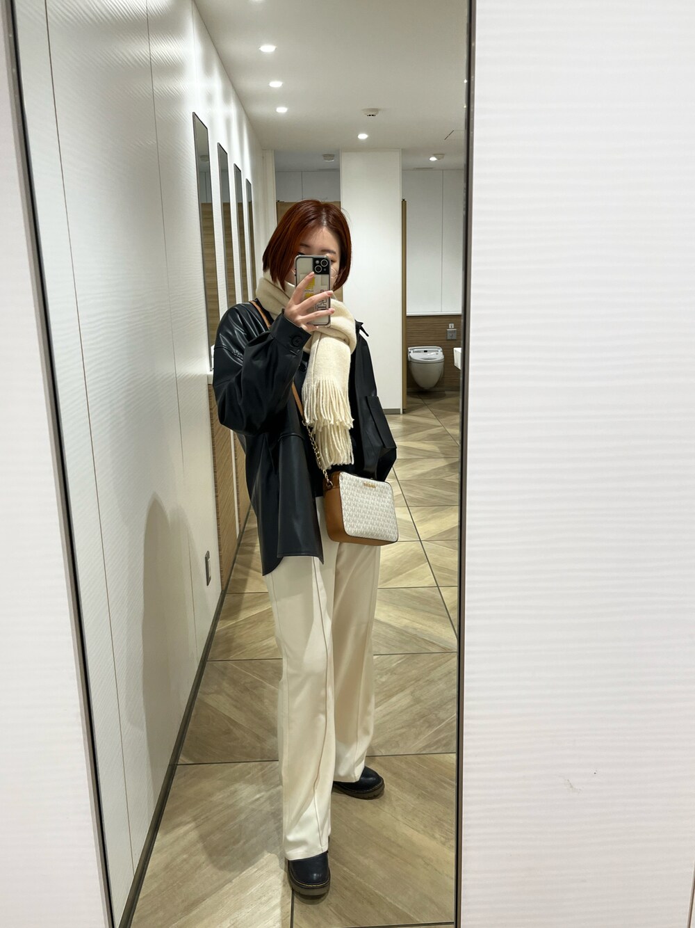 「GUのレースアップブーツ（ブーツ、ブラック系）」を使った、haru さん（レディース・155cm）の秋コーディネートの1枚目の写真