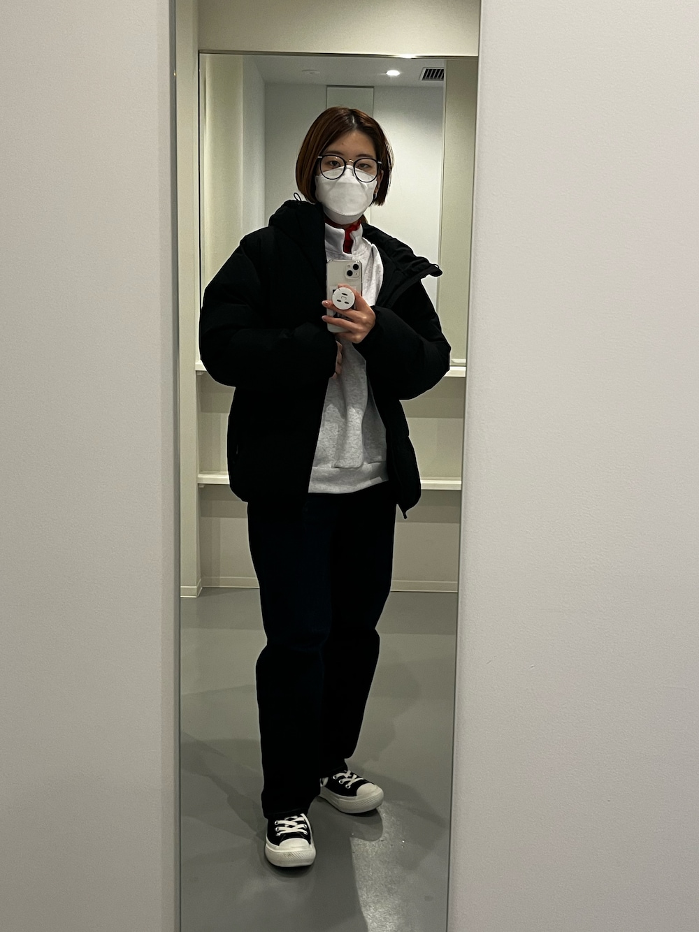 「無印良品のアイテム（デニムパンツ、ブルー系）」を使った、haru さん（レディース・155cm）の冬コーディネートの1枚目の写真