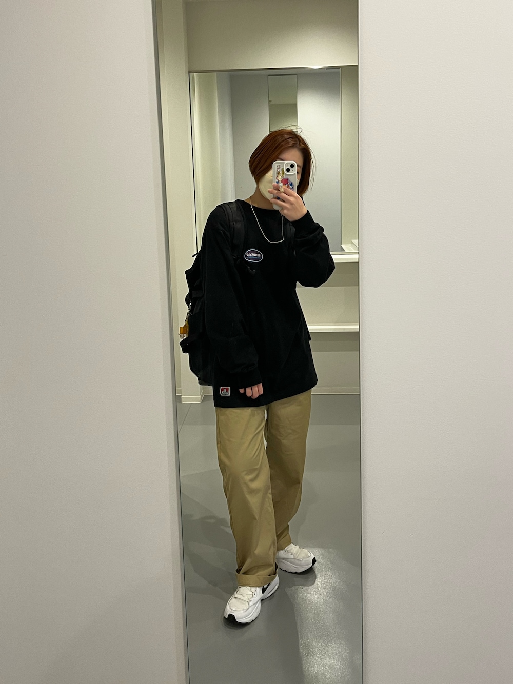 「Dickiesの【GENUINE DICKIES/ジェニュインディッキーズ】T/Cツイル シェフパンツ（チノパンツ、ベージュ系）」を使った、haru さん（レディース・155cm）の冬コーディネートの1枚目の写真