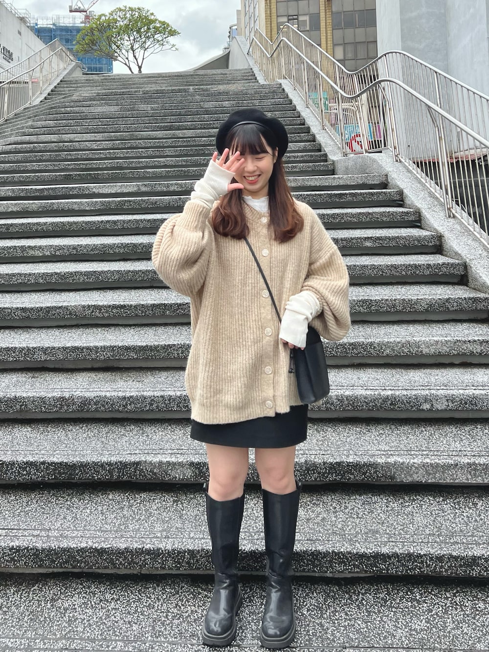 pipipigmeowさんの「ミックスオーバーニットカーディガン（VANNIE U）」を使ったコーディネートの1枚目の写真