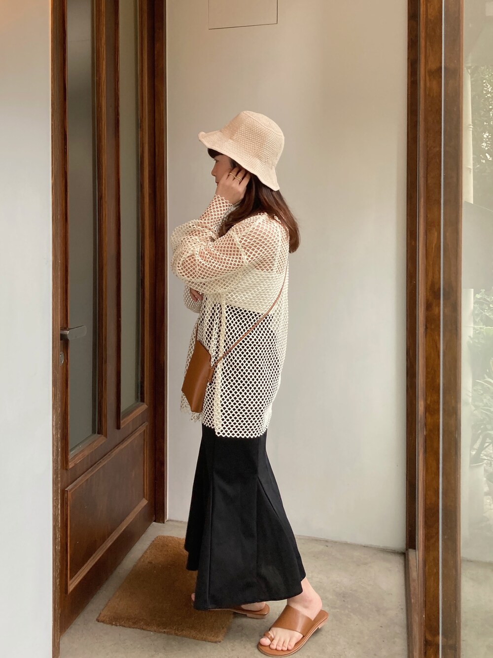 「ootd、夏コーデ、春コーデ、オトナカジュアル、おしゃれさんと繋がりたい、カジュアル、カジュアルコーデ、きれいめカジュアル、シンプル、シンプルコーデ、休日スタイル、スカート、サンダル、オーバーサイズ、大人カジュアル」｜「GRLのマーメイドスカート（スカート、ブルー系）」を使った、pipipigmeowさん（レディース・158cm）の夏コーディネートの1枚目の写真