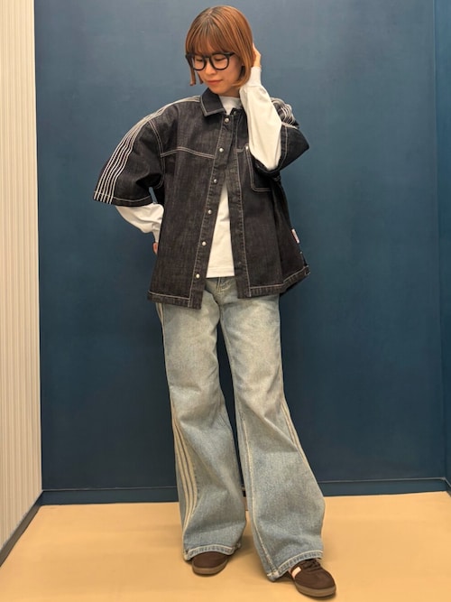 adidas リメイク　デニムパンツ　フレアパンツ adidas（アディダス） ジーンズ デニム デニムパンツ ウォッシュド