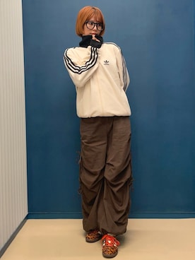 「アイテム（ジャージ）」を使った、At さん（レディース・157cm）の秋コーディネート