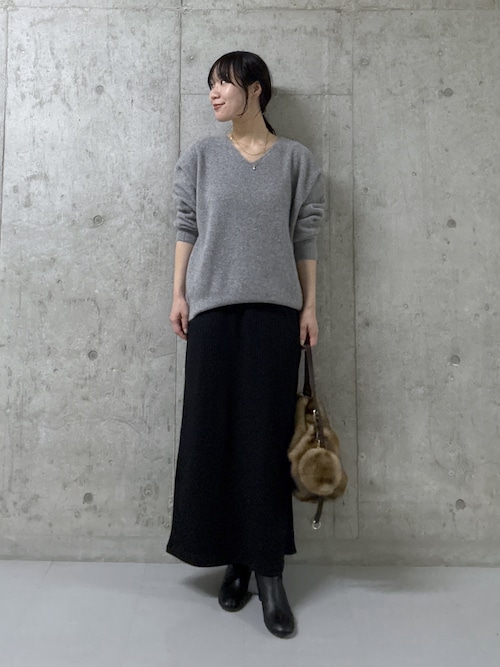 【リヴドロワ】ふわふわ　ヘアリー　ウール　Vネック　ニット　セーター　長袖 抜け感シルエット】ヘアリーウール片畦Vネックニット（ニット