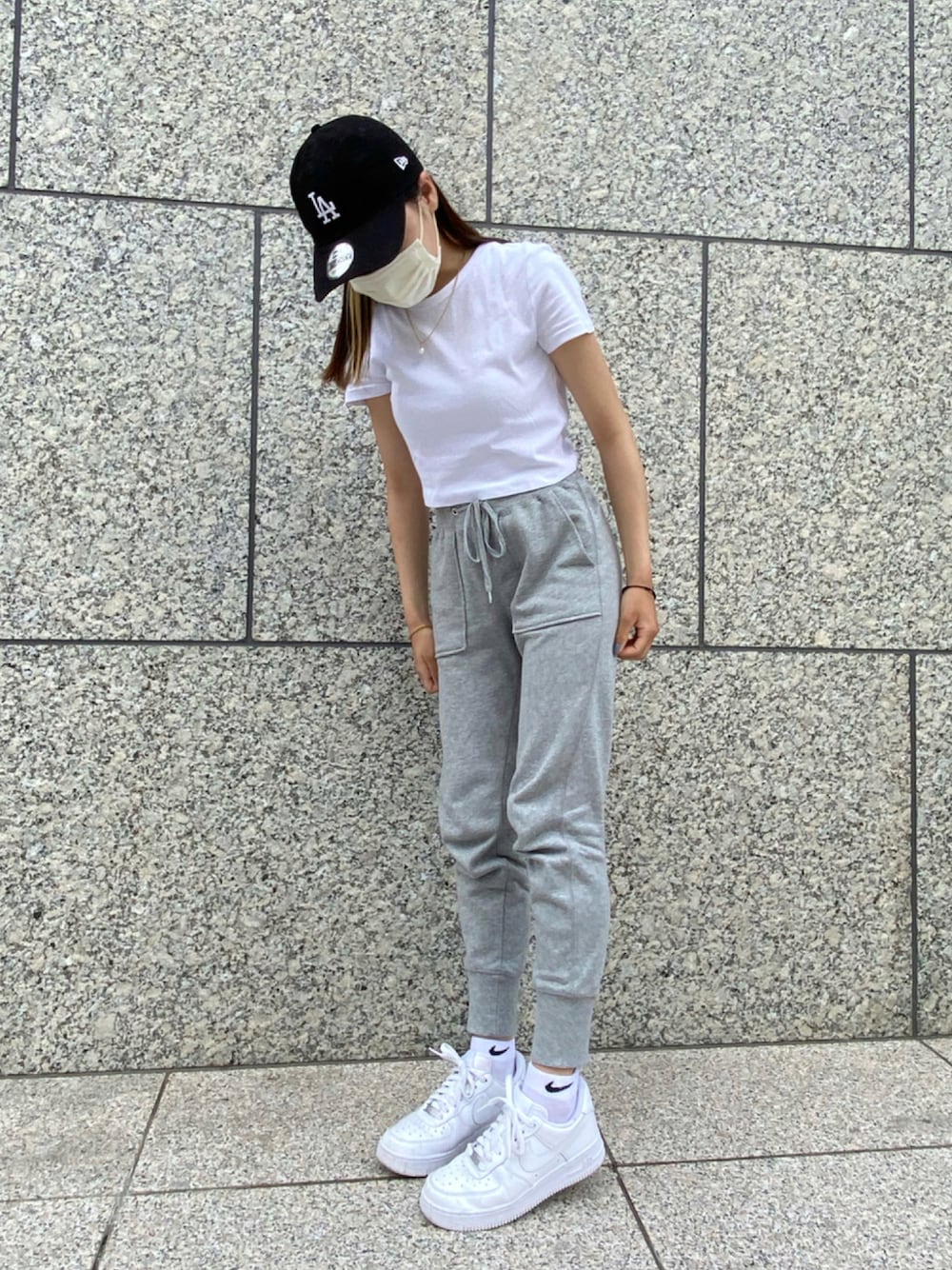 「ストリート、ZARA、シンプルコーデ、プチプラコーデ、ラフコーデ、白Tシャツ、おしゃれさんと繋がりたい、インスタやってます」｜「ZARAのアイテム（Tシャツ/カットソー、ホワイト系）」を使った、Hirokaさん（レディース・157cm）の夏コーディネートの1枚目の写真