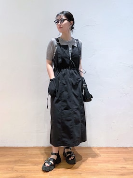 「アイテム（ニット/セーター、シルバー系）」を使った、akaneさん（レディース・164cm）の春コーディネート