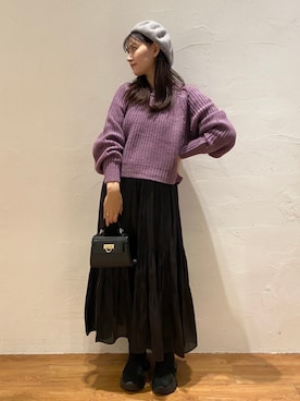 「パープル×黒」｜「アイテム（スカート）」を使った、akaneさん（レディース・164cm）の秋コーディネート