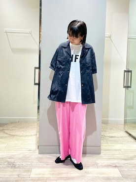 「黒シャツ」｜「アイテム（ピンク系）」を使った、namikiayaさん（レディース・161cm）の春コーディネート