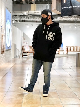 「AVIREX（アヴィレックス）のアイテム（スリッポン）」を使った、kikuさん（メンズ・160cm）の秋コーディネート