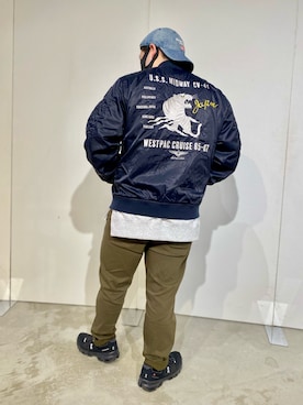 「バックプリント」｜「アイテム（MA-1）」を使った、kikuさん（メンズ・160cm）の冬コーディネート