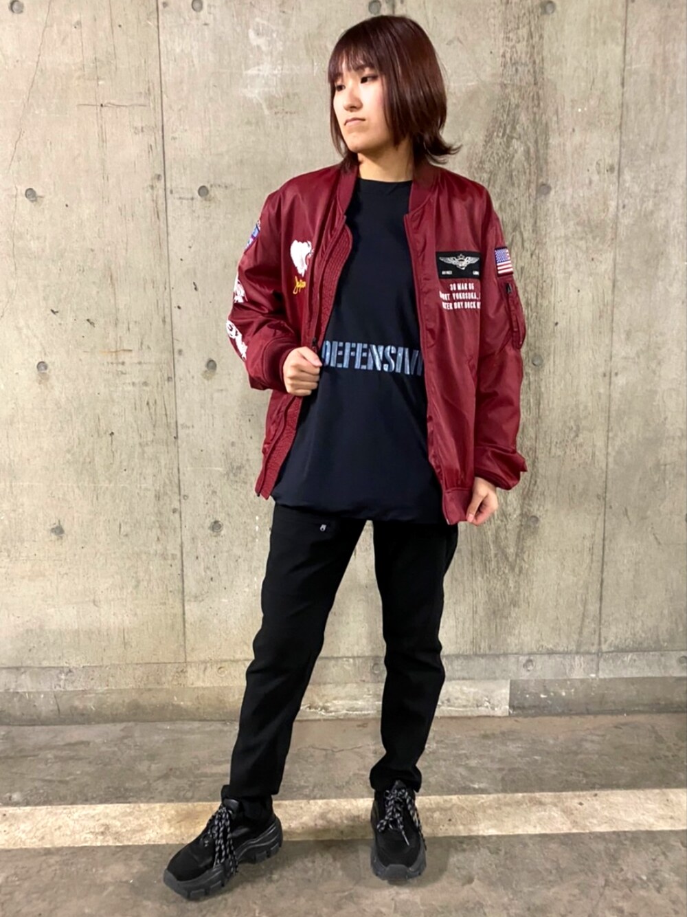 「AVIREX、AVIREXBelle、メンズアイテム、高身長女子、高身長コーデ、パンツスタイル、パンツコーデ、オトナ女子、春アウター、春コーデ、パンツ、パンツスタイリング、メンズサイズ、メンズパンツ、メンズアウター」｜「AVIREXのユーティリティー MA-1 スーベニア（MA-1、レッド系）」を使った、naoさん（レディース・167cm）の春コーディネートの1枚目の写真