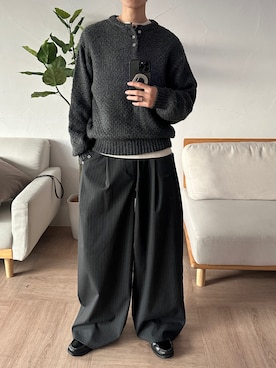 「Adoon plain（アドーンプレーン）の【セットアップ対応】Eyelet-Detail Assorted Two-Tuck Wide Slacks / ハトメデザインアソート2タックワイドスラックス（スラックス）」を使った、hikaruさん（メンズ・173cm）の秋コーディネート