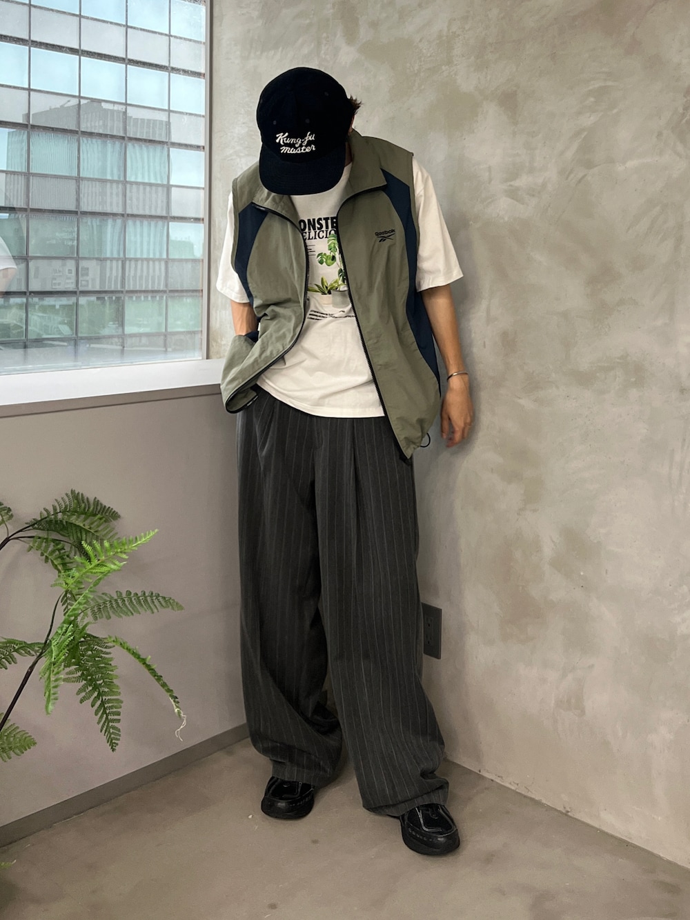 Reebok／Perushu別注 スタンドネック配色切り替えナイロンベストを使っ 