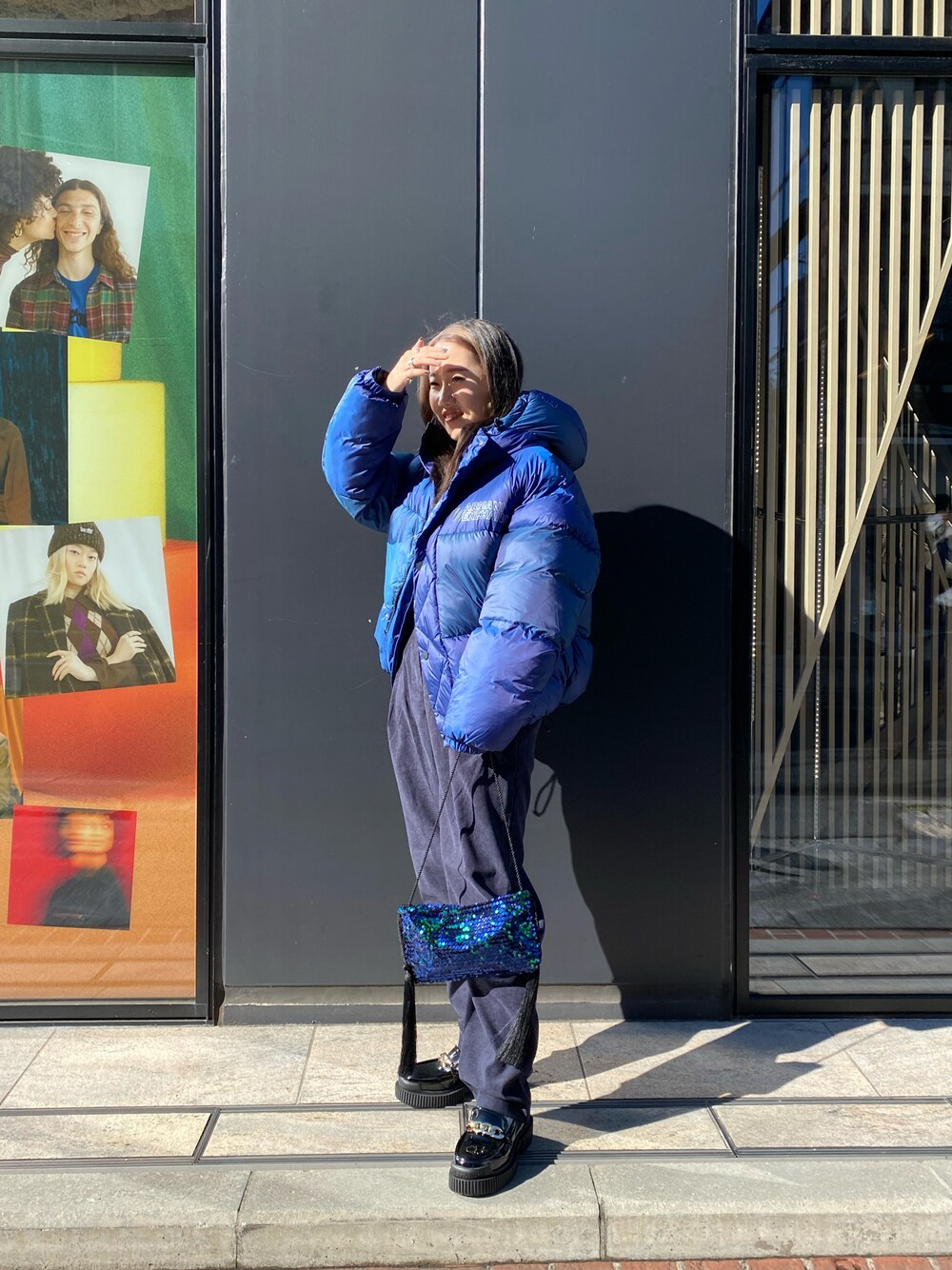 「AXchanger、AXchange、AXCatStreet、アルマーニエクスチェンジ、armaniexchange、ダウンジャケット、ブルー、カジュアル、ラフ、冬アウター」｜「ARMANI EXCHANGEのアイテム（ダウンジャケット/コート、ブルー系）」を使った、かわみーさん（レディース・158cm）の冬コーディネートの1枚目の写真
