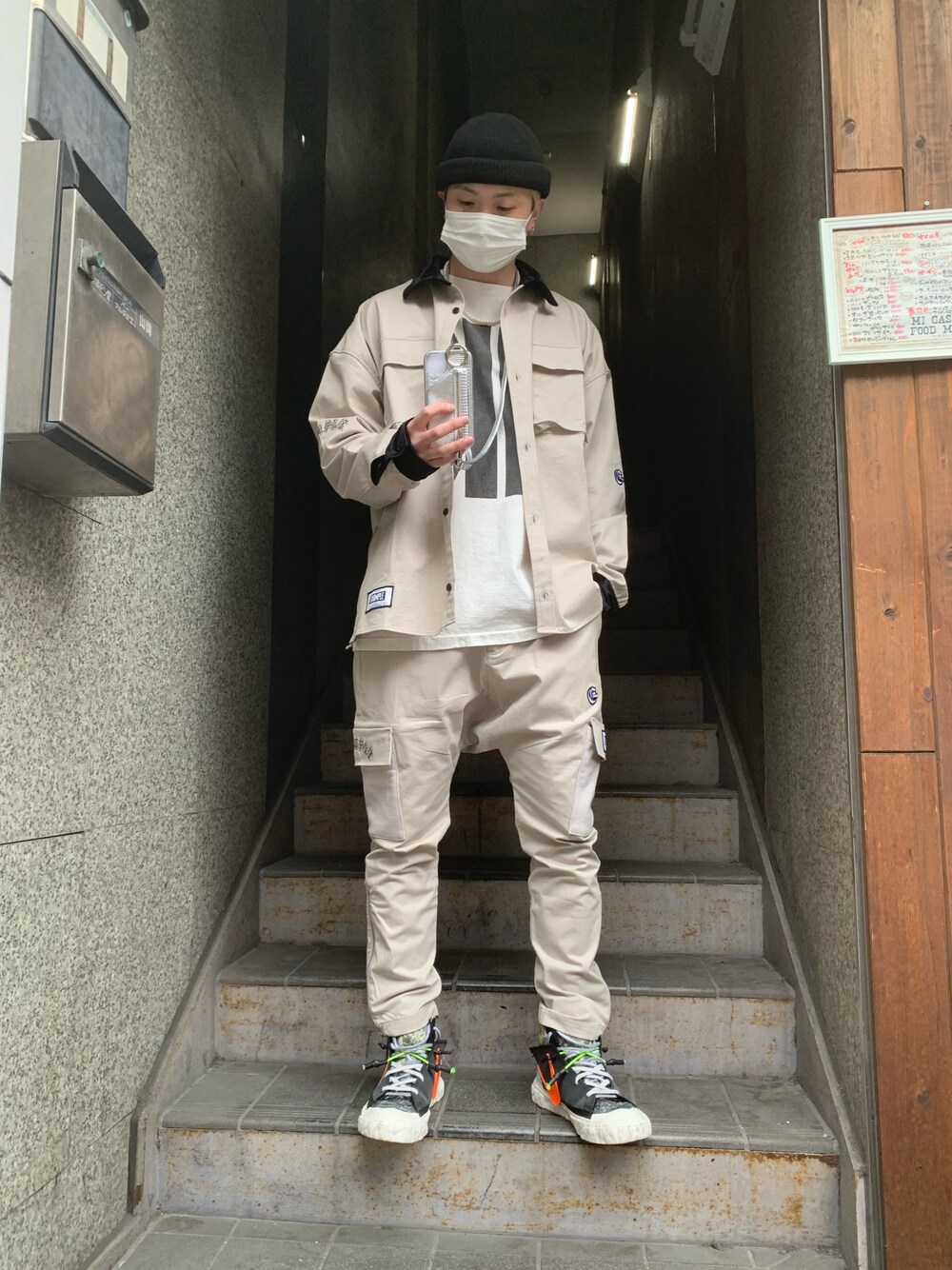 「example、シンプル、saint michael、SAINT M××××××、ajew、NIKE、READYMADE、ROYAL FLASH、royalflash梅田、おしゃれさんと繋がりたい、いいね、save、フォローお願いします🤑」｜「ajewの【別注】ajew/エジュー/【ひも付き】Lizard iPhone13（スマホケース/カバー、シルバー系）」を使った、kaiseiさん（メンズ・172cm）の冬コーディネートの1枚目の写真