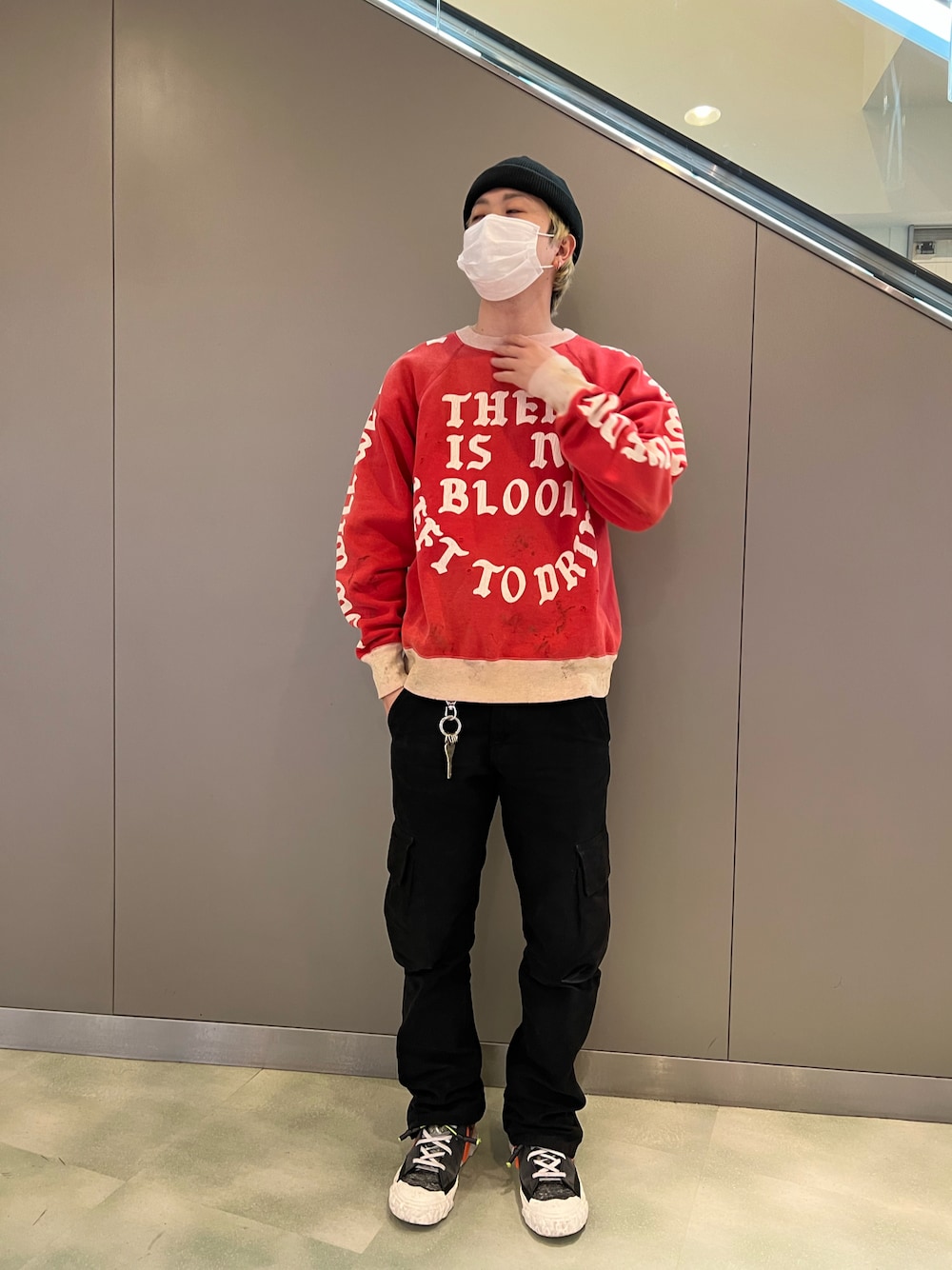 「SAINT M××××××、READYMADE、ROYAL FLASH、royalflash梅田、いいね、save、フォローお願いします🤑、おしゃれさんと繋がりたい、スウェット、ニット帽、古着」｜「ROYAL FLASHのアイテム（スウェット、レッド系）」を使った、kaiseiさん（メンズ・172cm）の春コーディネートの1枚目の写真