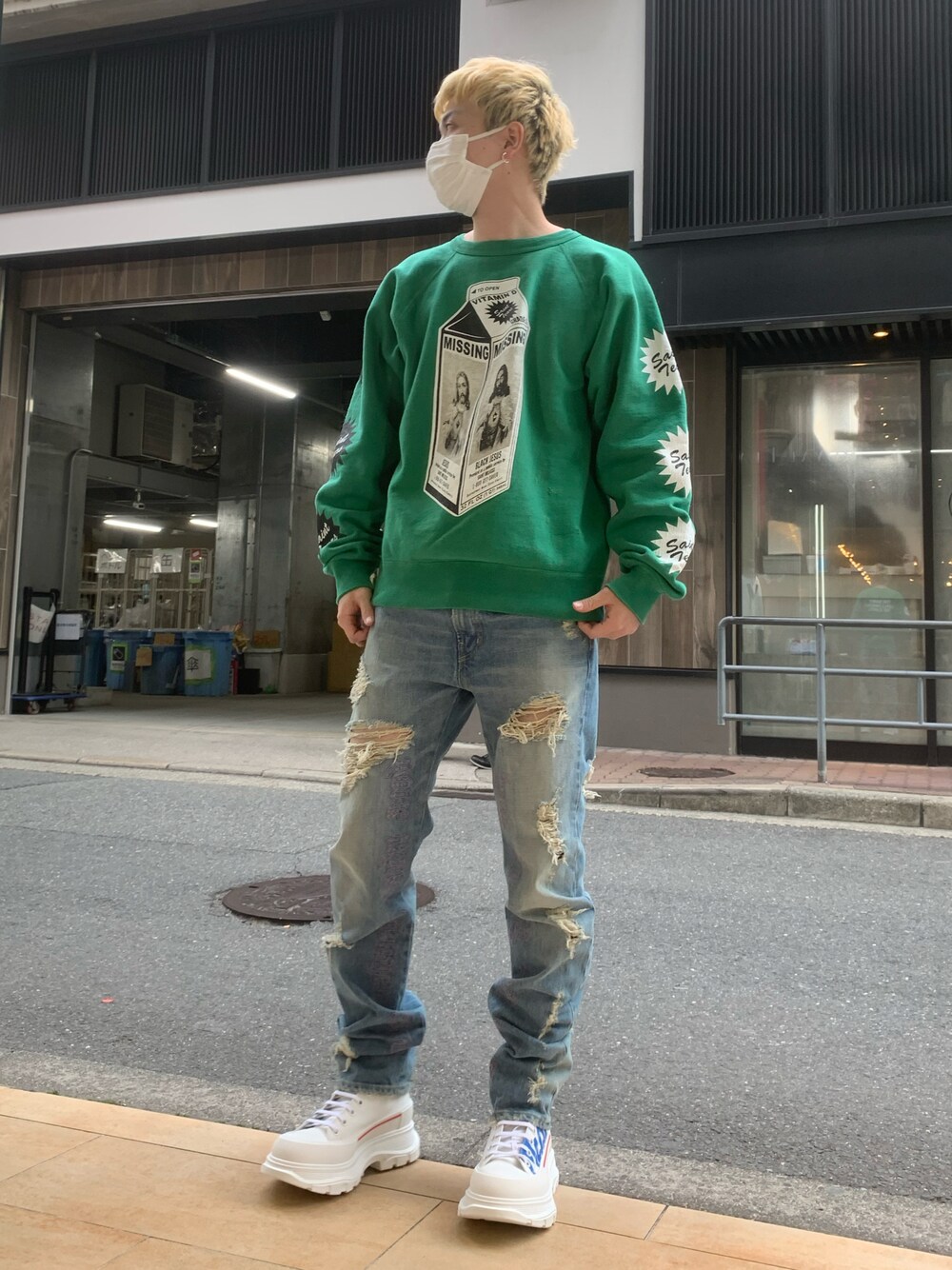 「カジュアル、いいね、save、フォローお願いします🤑、おしゃれさんと繋がりたい、saint michael、cvtvlist、Alexander McQueen、ROYAL FLASH、royalflash梅田」｜「ROYAL FLASHのアイテム（スウェット、グリーン系）」を使った、kaiseiさん（メンズ・172cm）の冬コーディネートの1枚目の写真