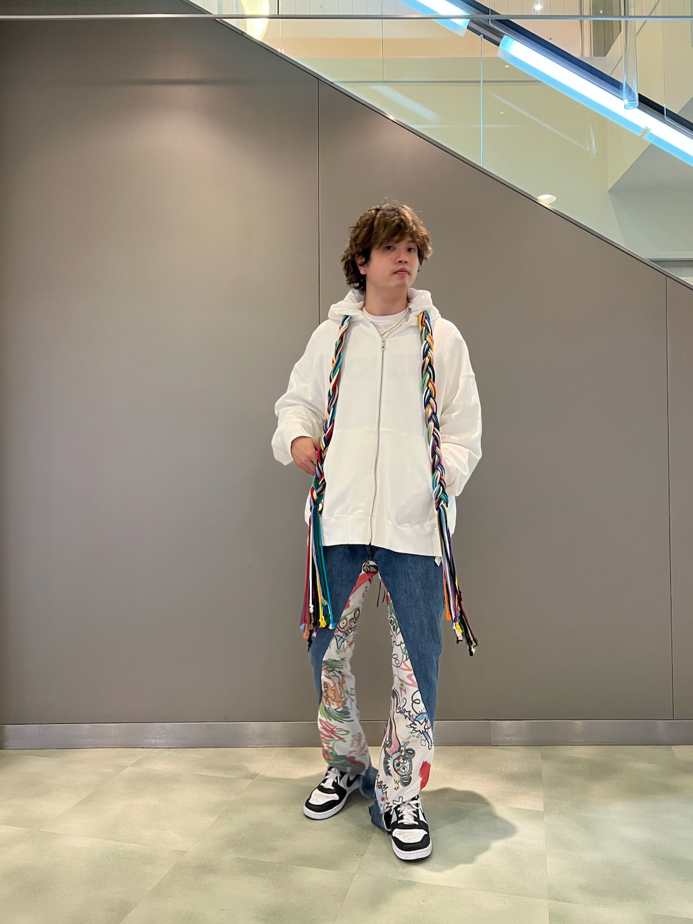 「PHENOMENON、bodysong.、NIKE、ROYAL FLASH、royalflash梅田、ROYAL FLASH南船場、いいね、save、フォローお願いします🤑、おしゃれさんと繋がりたい、秋冬コーデ、秋コーデ、オーバーサイズ、ootd」｜「PHENOMENONのアイテム（パーカー、ホワイト系）」を使った、kaiseiさん（メンズ・172cm）の秋コーディネートの1枚目の写真