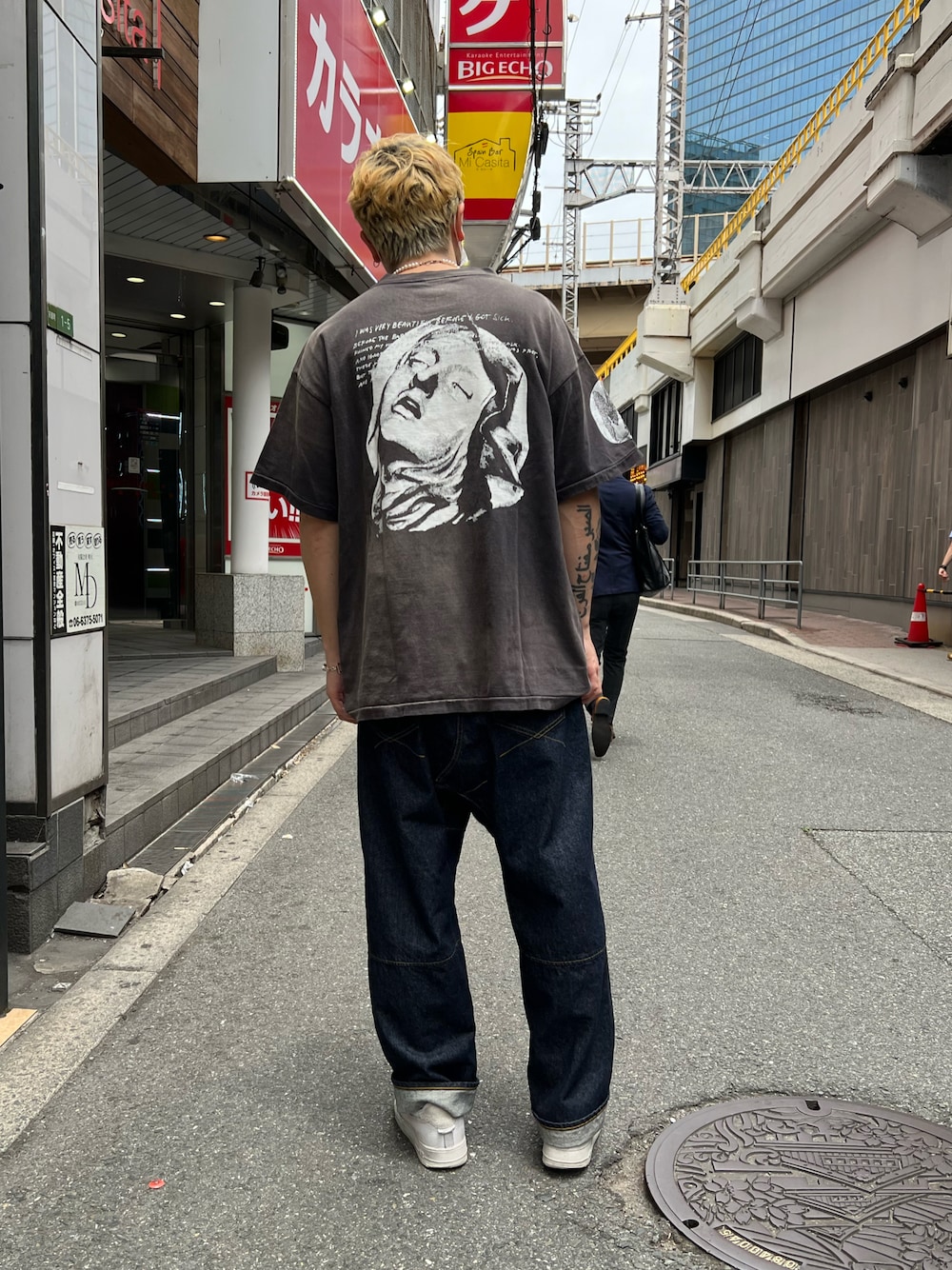 「SAINT M××××××、backlash、デニムっていいよね、ROYAL FLASH、royalflash梅田、ROYAL FLASH南船場、おしゃれさんと繋がりたい、いいね、save、フォローお願いします🤑、シンプルコーデ、春夏コーデ、スニーカーコーデ、NIKE」｜「BACKLASHのISAMUKATAYAMA BACKLASH THE COVERS/バックラッシュ ザ カバーズ/ Wide DenimPT（デニムパンツ、ブルー系）」を使った、kaiseiさん（メンズ・172cm）の夏コーディネートの1枚目の写真