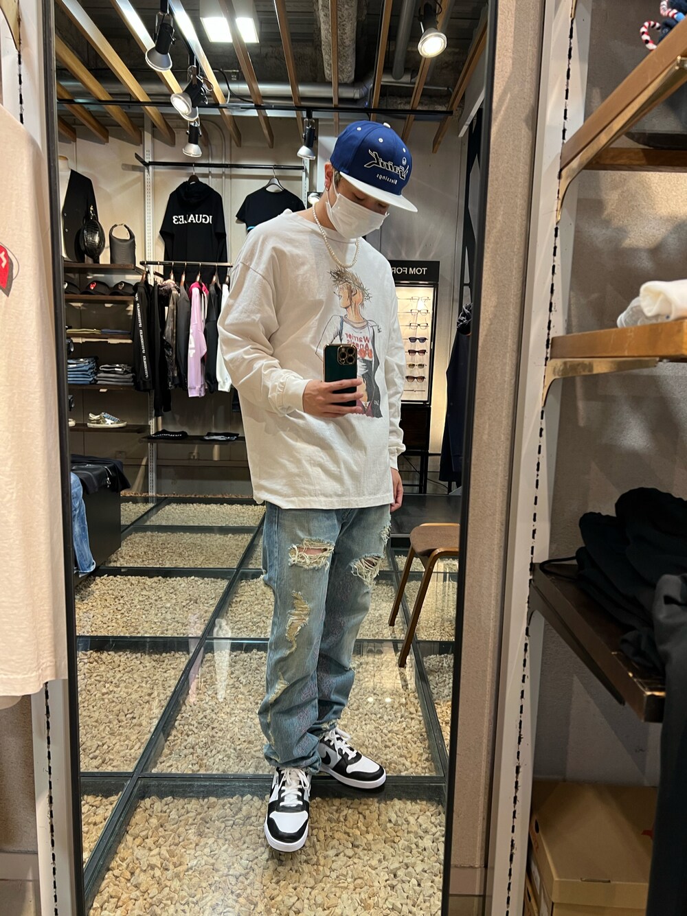 「SAINT M××××××、CTLS、NIKE、ROYAL FLASH、royalflash梅田、ROYAL FLASH南船場、いいね、save、フォローお願いします🤑、おしゃれさんと繋がりたい、シンプルスタイル、夏、オトナカジュアル、休日コーデ」｜「ROYAL FLASHのアイテム（トップス、ホワイト系）」を使った、kaiseiさん（メンズ・172cm）の夏コーディネートの1枚目の写真
