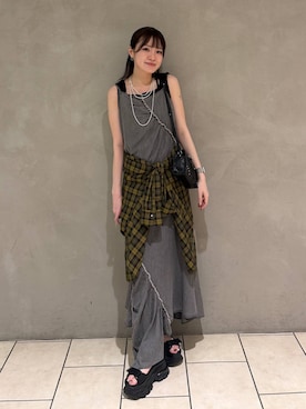 「JEANASIS（ジーナシス）のバイアスキリカエキャミワンピース/1045306（ワンピース、グレー系）」を使った、えび（JEANASIS）さん（レディース・164cm）の夏コーディネート