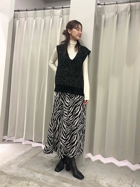 「SENSE OF PLACE by URBAN RESEARCH（センスオブプレイスバイアーバンリサーチ）のアニマルパターンナロースカート（スカート）」を使った、rinaさん（レディース・168cm）の秋コーディネート