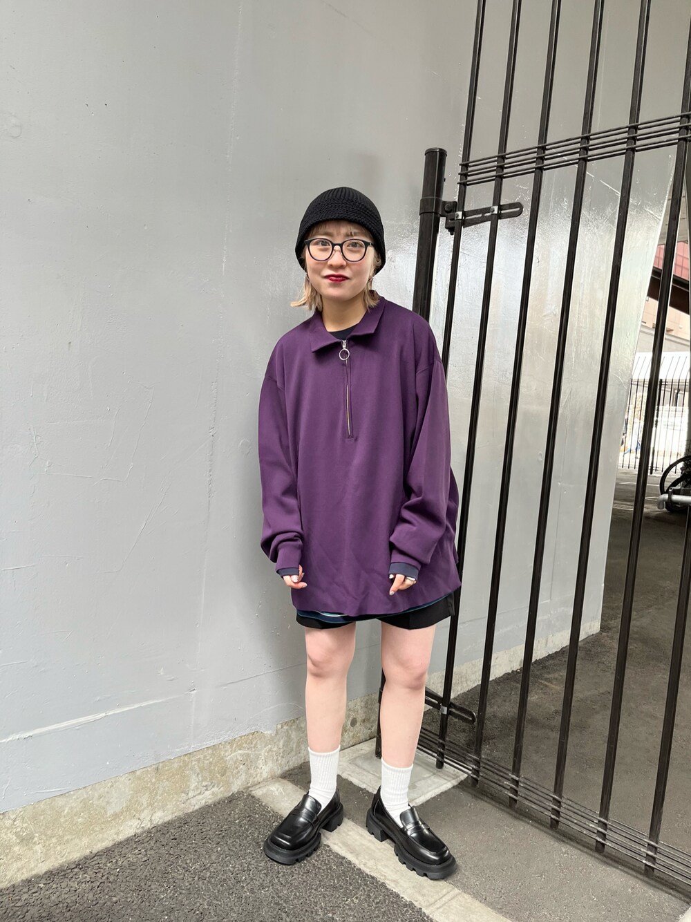 「シンプル、Kastane、kastane_ootd、WHIMSIC、低身長女子、メガネ女子、めがね」｜「Kastaneの【WHIMSIC】HALF ZIP KNIT POLO SHIRT（ニット/セーター、パープル系）」を使った、KOUTA CHIHIROさん（レディース・153cm）の冬コーディネートの1枚目の写真