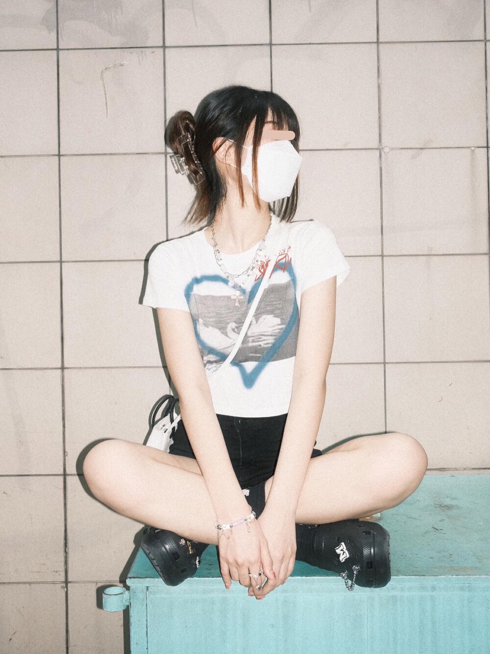 「crocsのクロックス クラシック プラットフォーム クロッグ ウィメン サンダル / crocs Classic Platform Clog Women（サンダル、ホワイト系）」を使った、wearareyou?さん（レディース・168cm）の夏コーディネートの1枚目の写真
