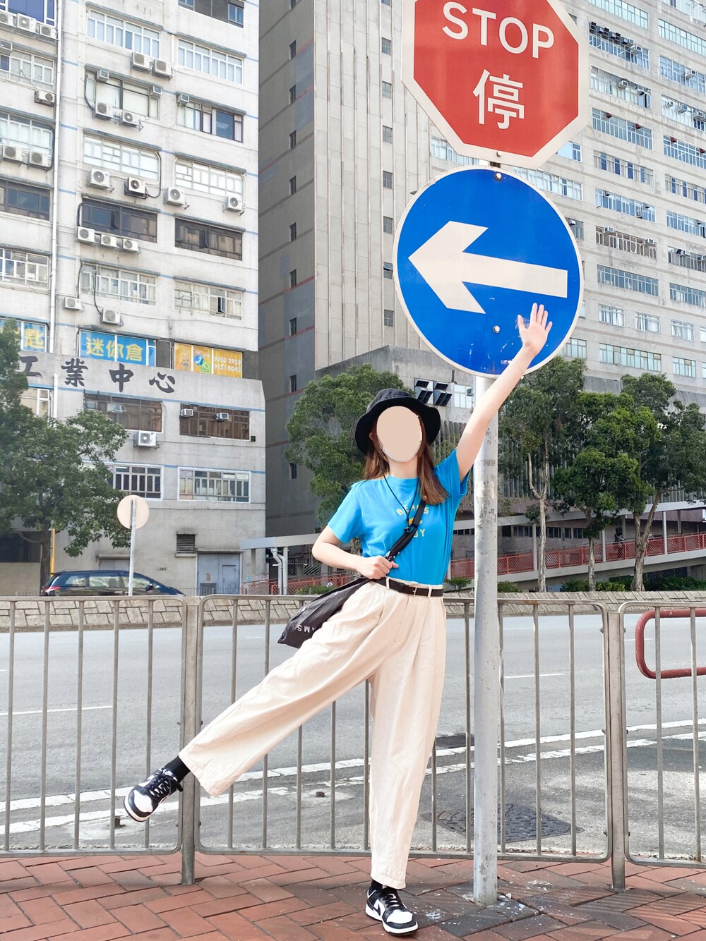 「NIKEのアイテム（スニーカー、ブラック系）」を使った、wearareyou?さん（レディース・168cm）の春コーディネートの1枚目の写真