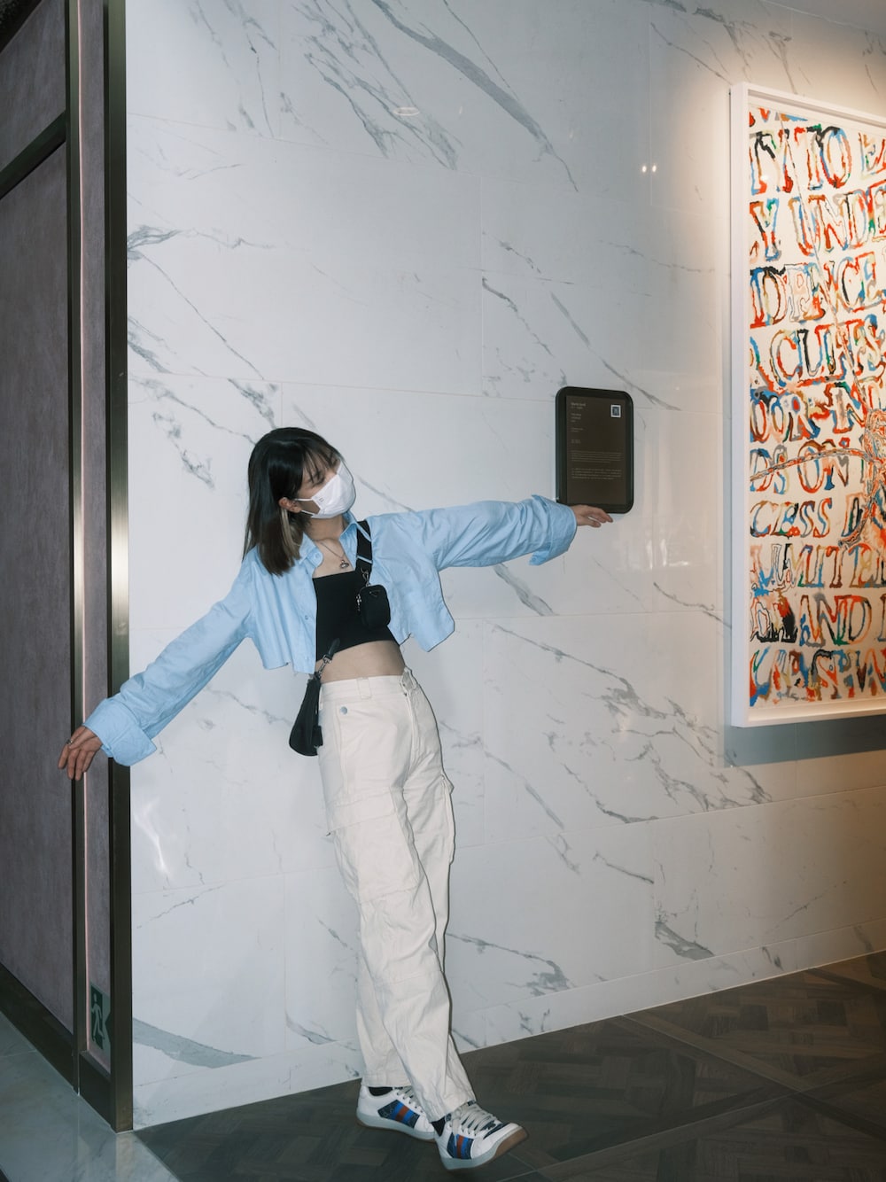 「GUCCIのアイテム（スニーカー、ホワイト系）」を使った、wearareyou?さん（レディース・168cm）の秋コーディネートの1枚目の写真