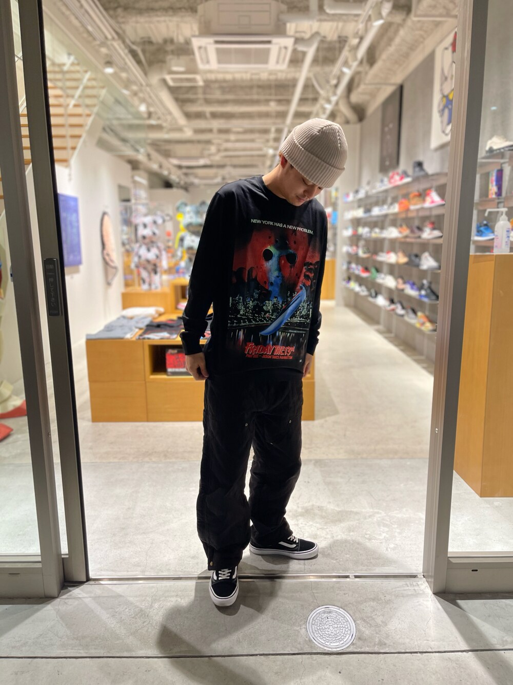 「ジェイソン、13日の金曜日、BAIT、baitme、Bait」｜「BAITの【2112_F13】FRIDAY THE 13TH MANHATTAN LS 217-F13-TEE-002（Tシャツ/カットソー、ブラック系）」を使った、kazさん（メンズ・172cm）の春コーディネートの1枚目の写真