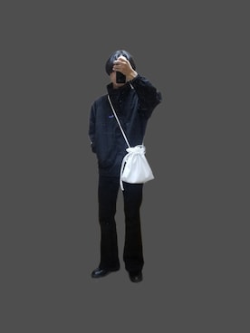 「巾着バッグ」｜「アイテム（マウンテンパーカー）」を使った、SENEさん（メンズ・172cm）の秋コーディネート