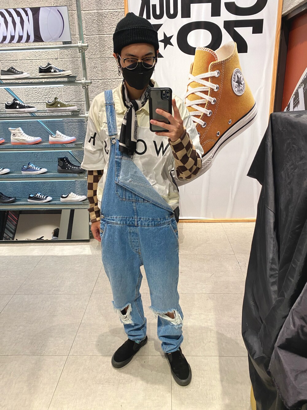 「ootd、outfitoftheday、街頭穿搭、休閒、oversize、nike、古着MIX、古着、休日スタイル、休日コーデ、大人カジュアル、大人コーデ、fashion、VANS、vintage」｜「Bershkaのアイテム（サロペット/オーバーオール、ブルー系）」を使った、ctboi さん（メンズ・175cm）の冬コーディネートの1枚目の写真
