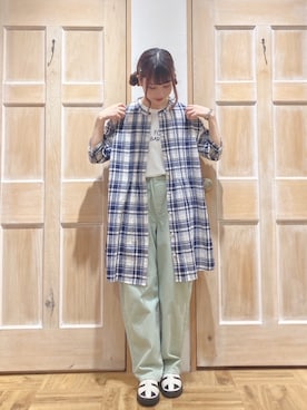 「ネイビー×ホワイト」｜「アイテム（サンダル）」を使った、yurikaさん（レディース・157cm）の夏コーディネート