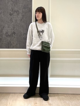 「GLOSTER（グロスター）のアイテム（バッグ）」を使った、イワナガさん（レディース・162cm）の秋コーディネート