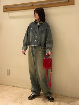 「カーブデニム」｜イワナガさん（レディース・162cm）の冬コーディネート