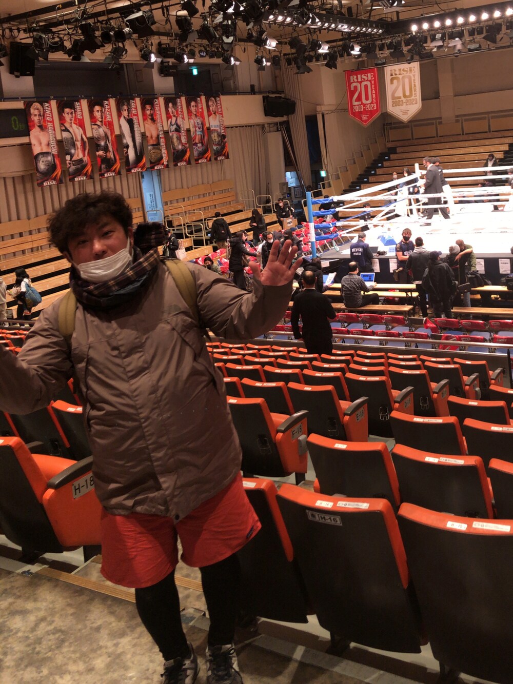 「ファイト師匠」｜「THE NORTH FACEのアイテム（ナイロンジャケット、ベージュ系）」を使った、ファイトマちゃんさん（メンズ・164cm）の冬コーディネートの1枚目の写真