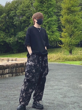 「FEKETE（フェケテ）のアイテム（パンツ）」を使った、rser321さん（メンズ・173cm）の秋コーディネート