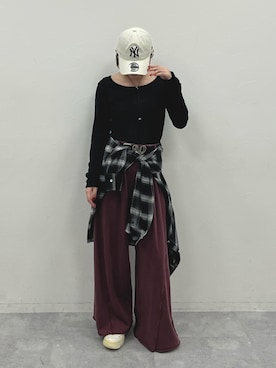 「アイテム（スウェットパンツ、レッド系）」を使った、なっつさん（レディース・164cm）の夏コーディネート