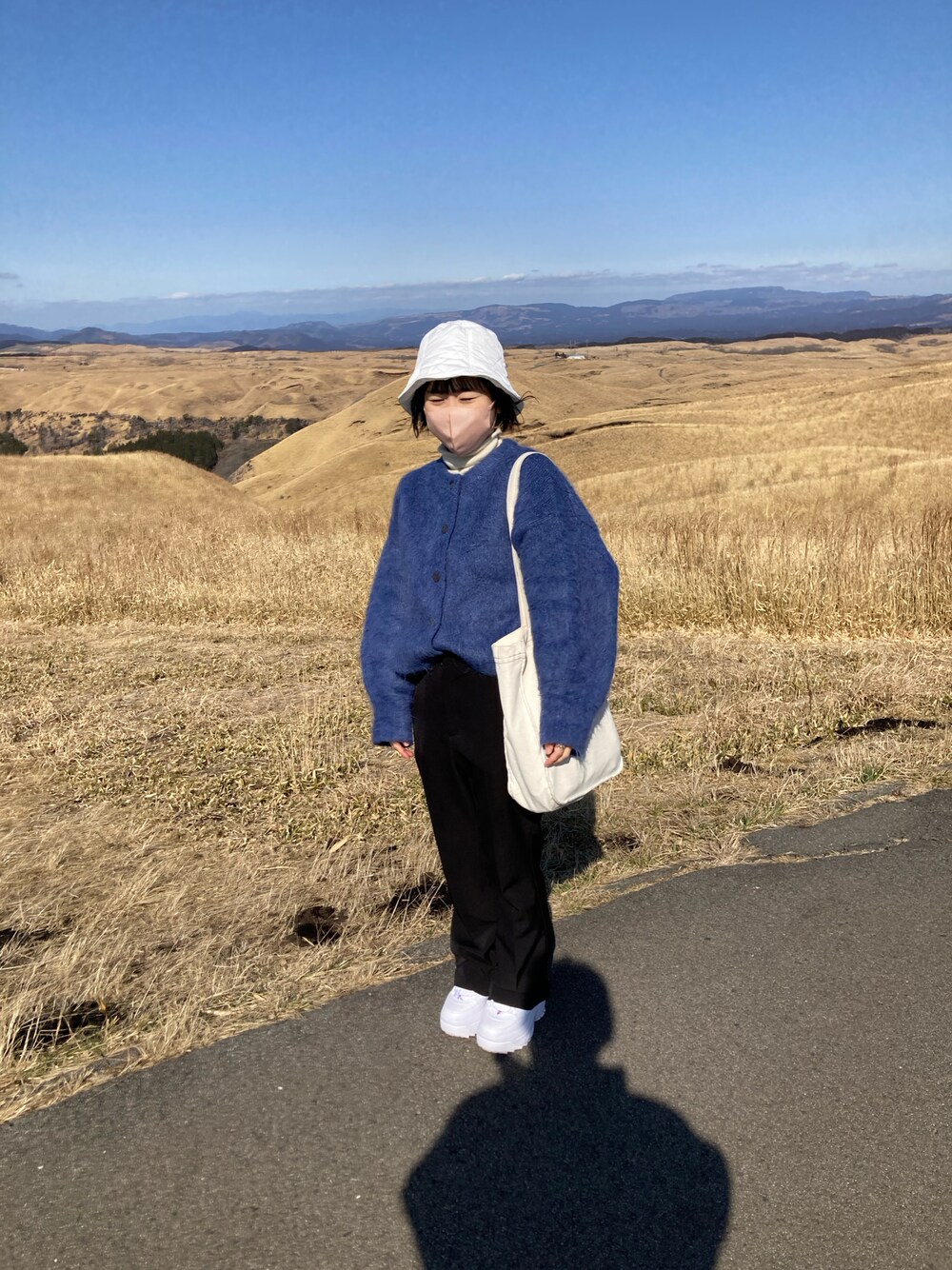「JEANASISのアイテム（ジャケット/アウター、ブルー系）」を使った、koha さん（レディース・149cm）の夏コーディネートの1枚目の写真