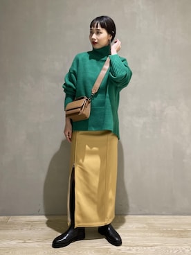 「アイテム（ニット/セーター）」を使った、ADAM ET ROPE' STAFFさん（レディース・157cm）の夏コーディネート