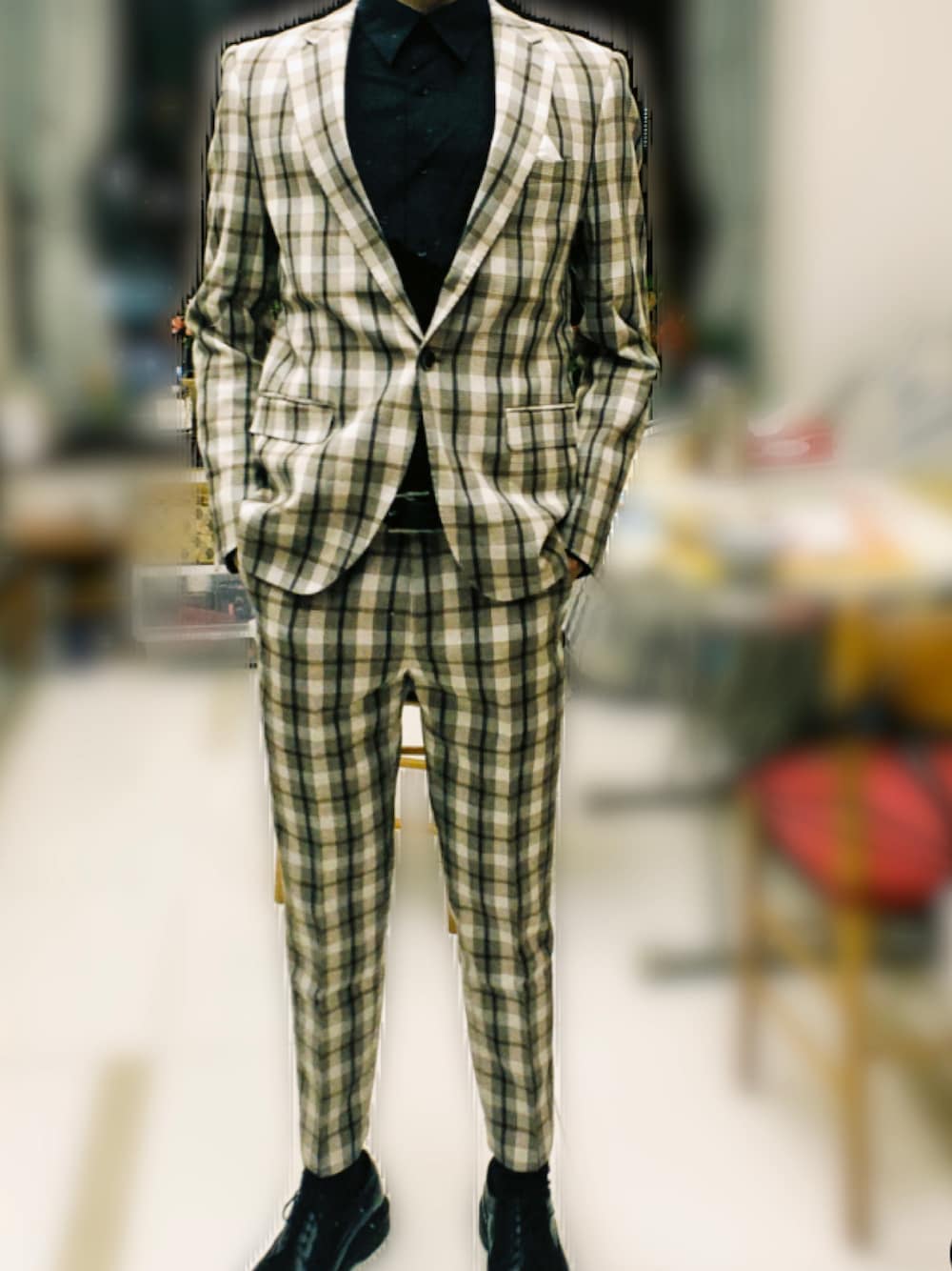 「christmas ball」｜「Suit Advisorのアイテム（スーツパンツ、ベージュ系）」を使った、13osco_l_さん（メンズ・180cm）の秋コーディネートの1枚目の写真