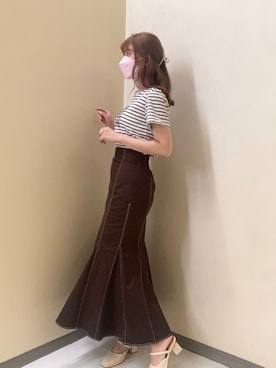 「one after another NICE CLAUP（ワンアフターアナザーナイスクラップ）のフロッキーロゴプリントTee（Tシャツ/カットソー、ホワイト系）」を使った、MOEKA(イエベ春/骨格ナチュラル)さん（レディース・157cm）の夏コーディネート