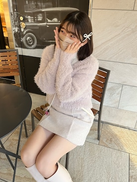 「one after another NICE CLAUP（ワンアフターアナザーナイスクラップ）のあざと可愛い。ふわふわショートフェザーカーディガン（カーディガン/ボレロ、ピンク系）」を使った、MOEKA(イエベ春/骨格ナチュラル)さん（レディース・157cm）の秋コーディネート