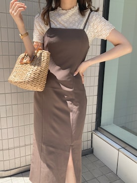 「one after another NICE CLAUP（ワンアフターアナザーナイスクラップ）のSサイズあり　スリットキャミワンピース（ワンピース、ブラウン系）」を使った、MOEKA(イエベ春/骨格ナチュラル)さん（レディース・157cm）の夏コーディネート