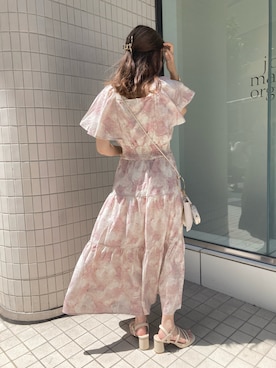 「one after another NICE CLAUP（ワンアフターアナザーナイスクラップ）のフレア袖ティアードワンピ（ワンピース、ピンク系）」を使った、MOEKA(イエベ春/骨格ナチュラル)さん（レディース・157cm）の夏コーディネート