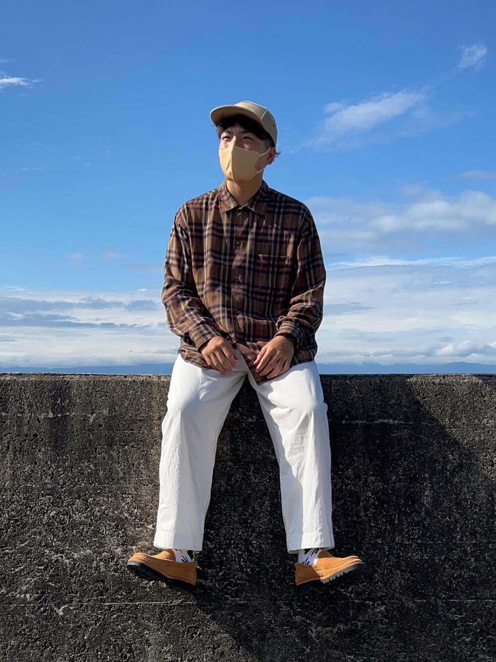 「だから秋服が好き、秋コーデ、秋服準備はじめました」｜「URUのアイテム（シャツ/ブラウス、ブラウン系）」を使った、Jigenさん（メンズ・178cm）の秋コーディネートの1枚目の写真