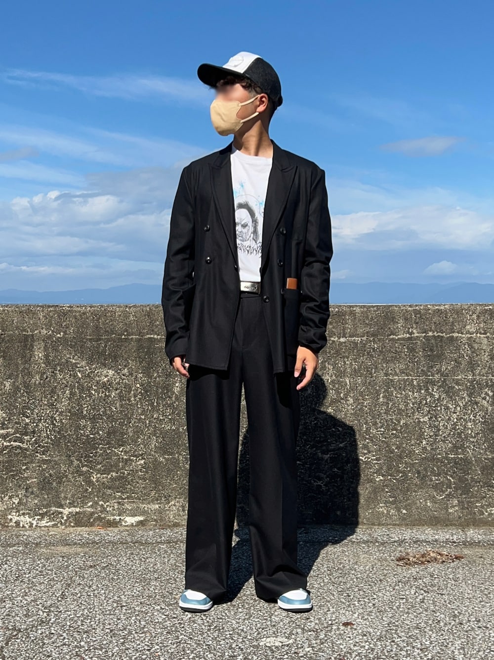 「ハイカットスニーカー、スニーカーコーデ、セットアップ、セットアップスタイル、FACETASM、sunsea、ミックススタイル」｜「FACETASMのアイテム（キャップ、ブラック系）」を使った、Jigenさん（メンズ・178cm）の秋コーディネートの1枚目の写真
