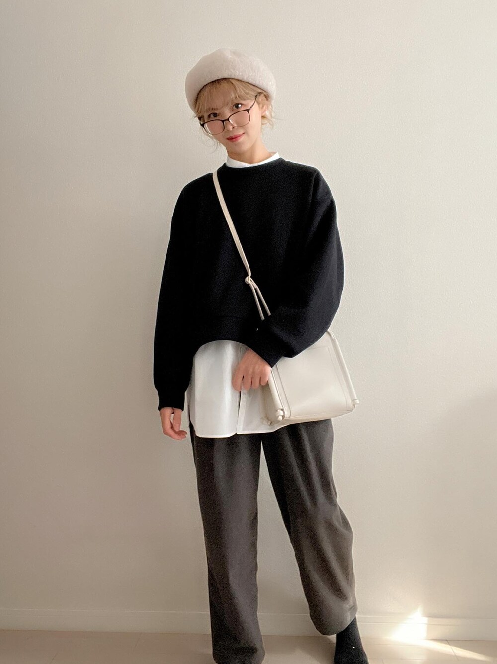 「プチプラ、プチプラコーデ、お出かけコーデ、オトナカジュアル、重ね着、レイヤードスタイル、レイヤード、MUJI、GUコーデ、GU、シンプルコーデ、シンプルスタイル、スウェット、GUスウェット、楽チンコーデ」｜「GUのアイテム（シャツ/ブラウス、ホワイト系）」を使った、soriso0712さん（レディース・163cm）の冬コーディネートの1枚目の写真